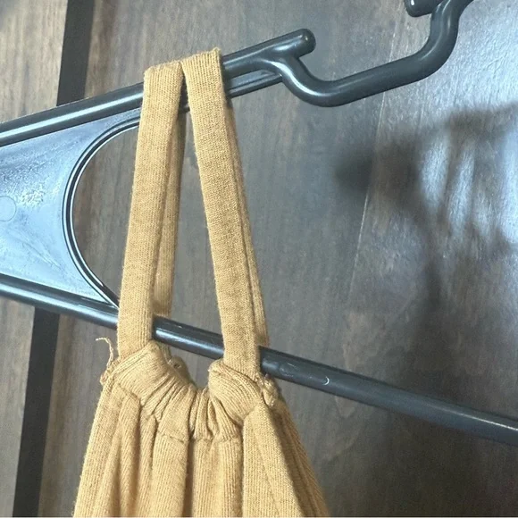 Women's old navy maternity tank top Mustard Sleeveless summer top size M - Picture 3 of 5